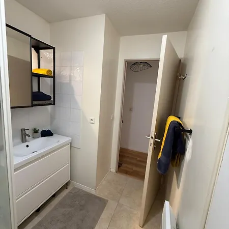 Zen Avec Balcon Spacieux דירה